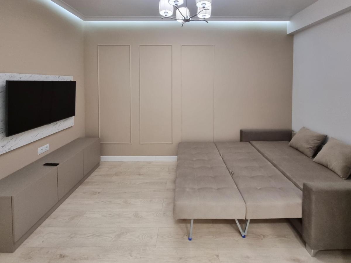 Botanica, 1 Bedroom With Living Apartment
