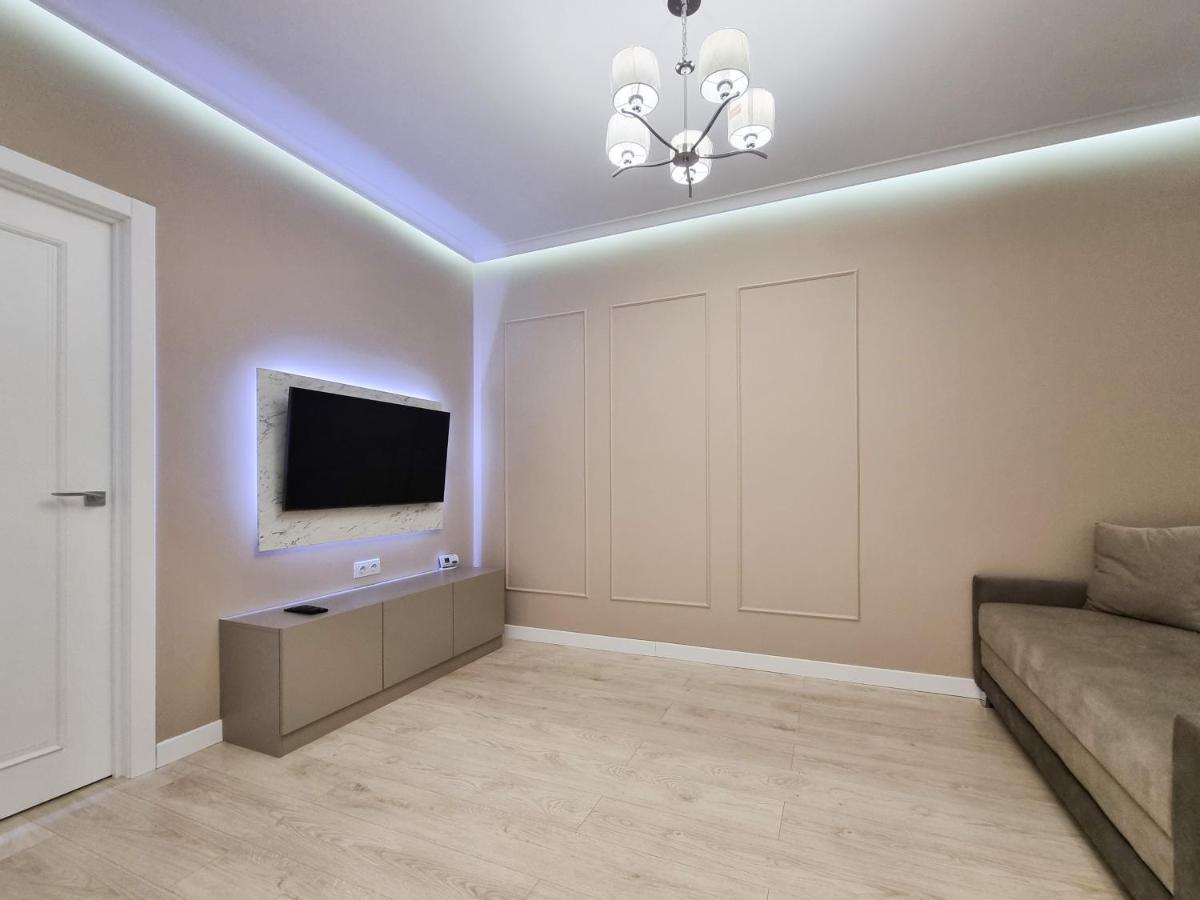 Botanica, 1 Bedroom With Living Apartment