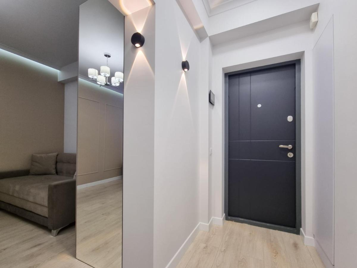 Botanica, 1 Bedroom With Living